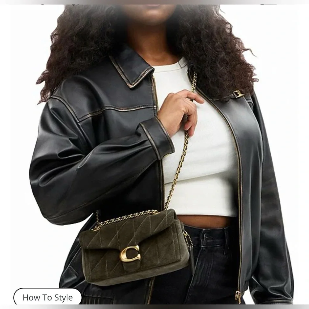 Coach Quilted Shoulder Bag in Dark Green with Gold Chain - Picture 4 of 5